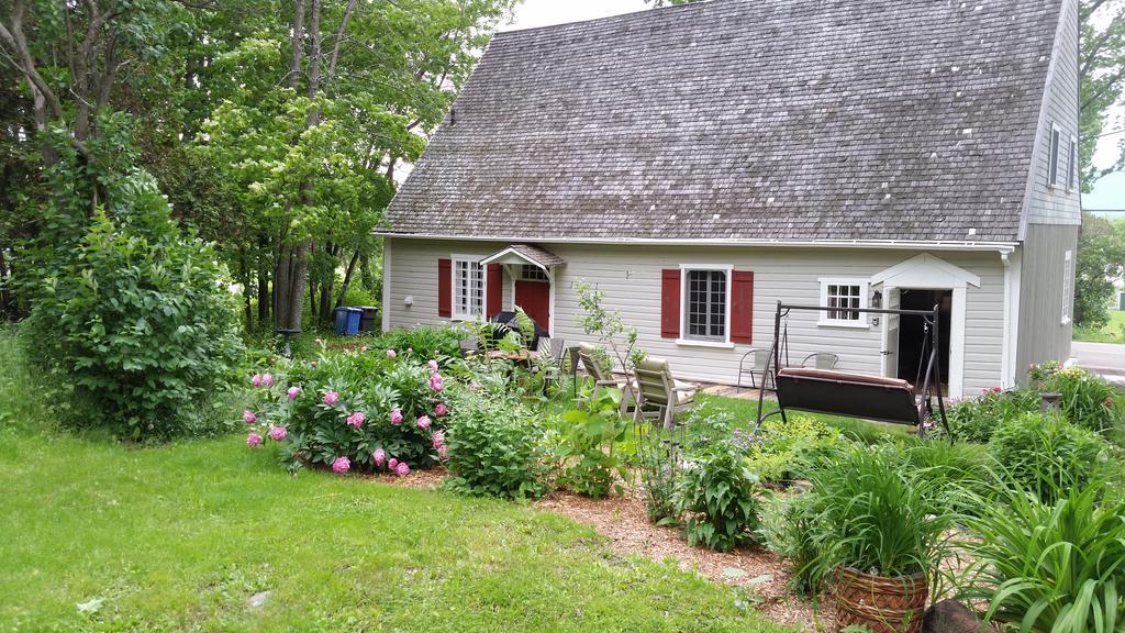 La Maison Ancestrale Guerard Saint-Laurent-de-l'ile d'Orleans Exterior foto